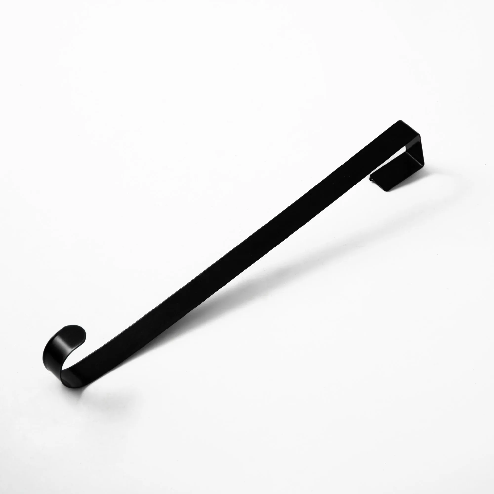 Classic Over Door Black & White Metal Wreath Hanger